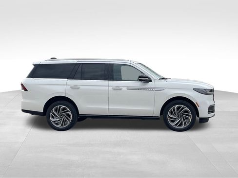 New 2026 Lincoln Navigator Reserve AWD/4WD image 6