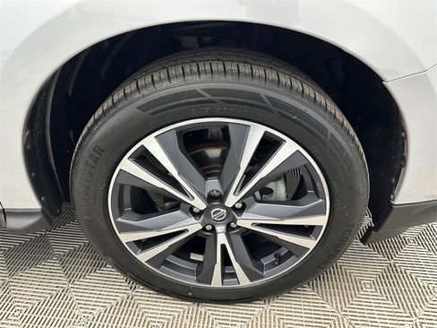Used 2020 Nissan Pathfinder Platinum image 14