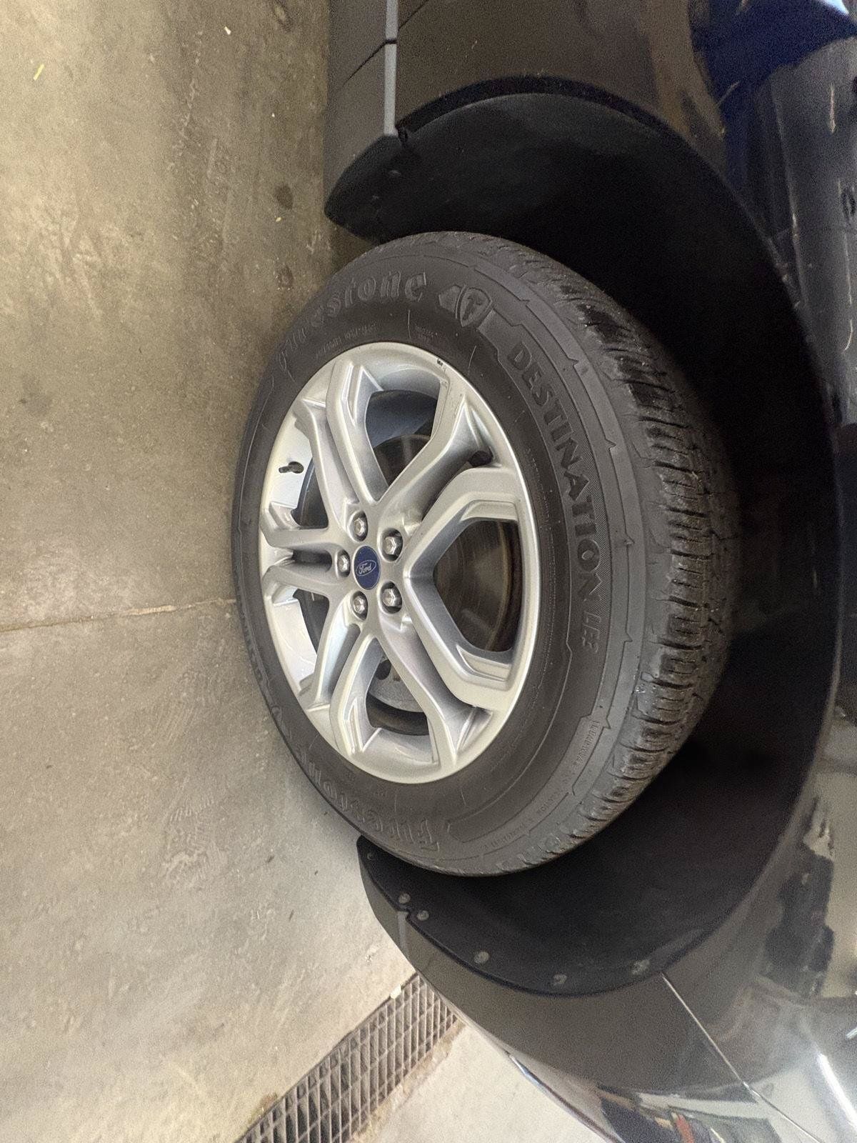 Used 2018 Ford Edge Titanium w/ Equipment Group 301A AWD/4WD image 13