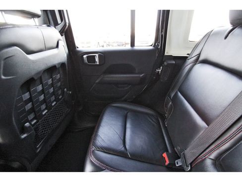 Used 2018 Jeep Wrangler Unlimited Rubicon AWD/4WD image 13