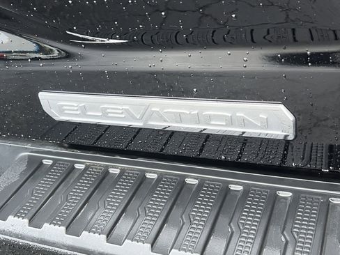 Used 2024 GMC Sierra 1500 Elevation image 9