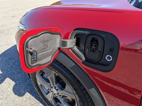 Certified 2022 Ford Mustang Mach-E Select w/ Comfort/Technology Package image 11