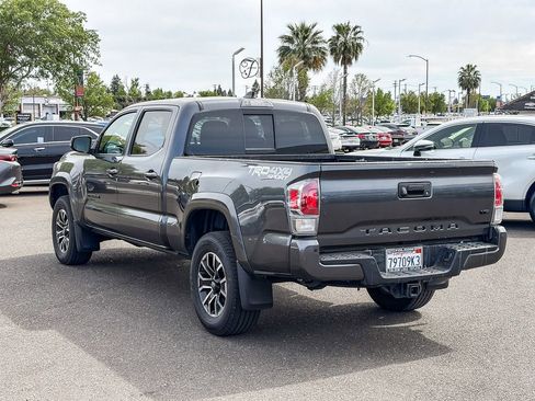 Used 2022 Toyota Tacoma TRD Sport w/ TRD Premium Sport Package image 2