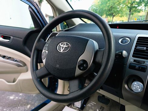 Used 2009 Toyota Prius w/ Pkg 2 FWD image 13