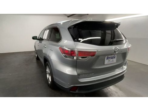 Used 2014 Toyota Highlander Limited Platinum image 7