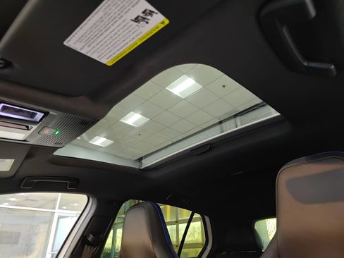 Used 2023 Volkswagen Golf R image 13