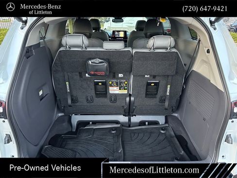 Used 2024 Toyota Sienna Limited image 28