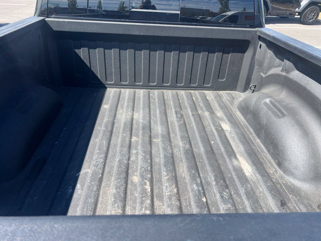 Used 2023 RAM 1500 Laramie AWD/4WD image 9