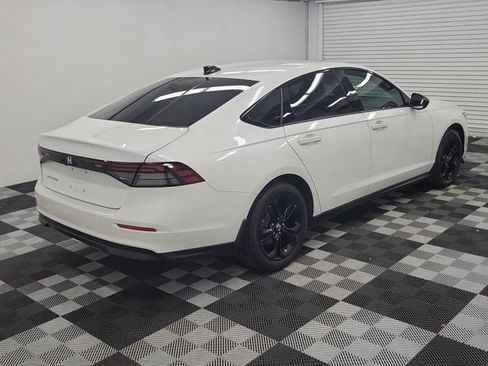 Certified 2025 Honda Accord SE image 6