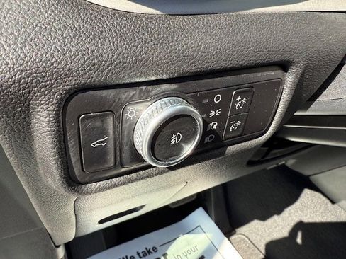 Used 2023 Ford Explorer XLT w/ Equipment Group 202A image 14