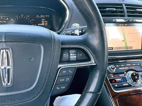 Used 2018 Lincoln Continental Reserve w/ Continental Climate Package image 12