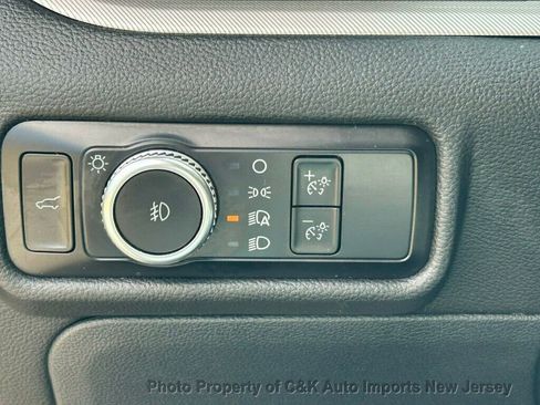 Used 2023 Ford Explorer XLT w/ Equipment Group 202A AWD/4WD image 53