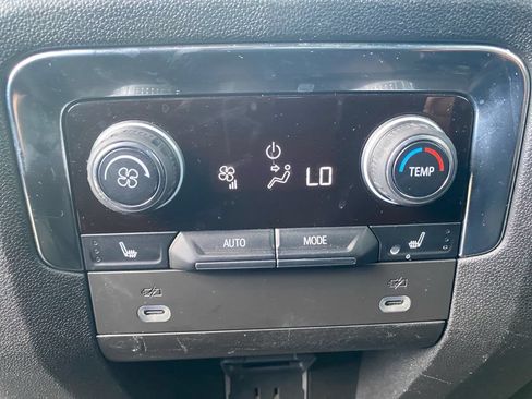 Certified 2022 Chevrolet Tahoe Z71 w/ Luxury Package AWD/4WD image 32