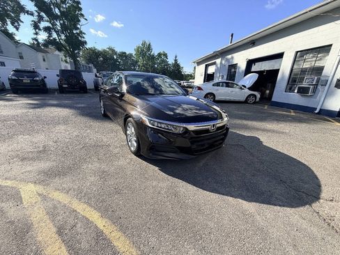 Used 2018 Honda Accord LX image 9