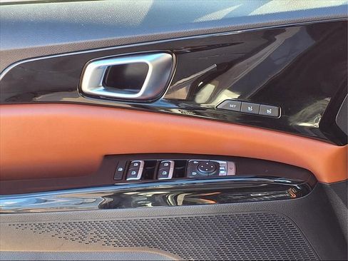 Used 2022 Kia Carnival SX Prestige image 22