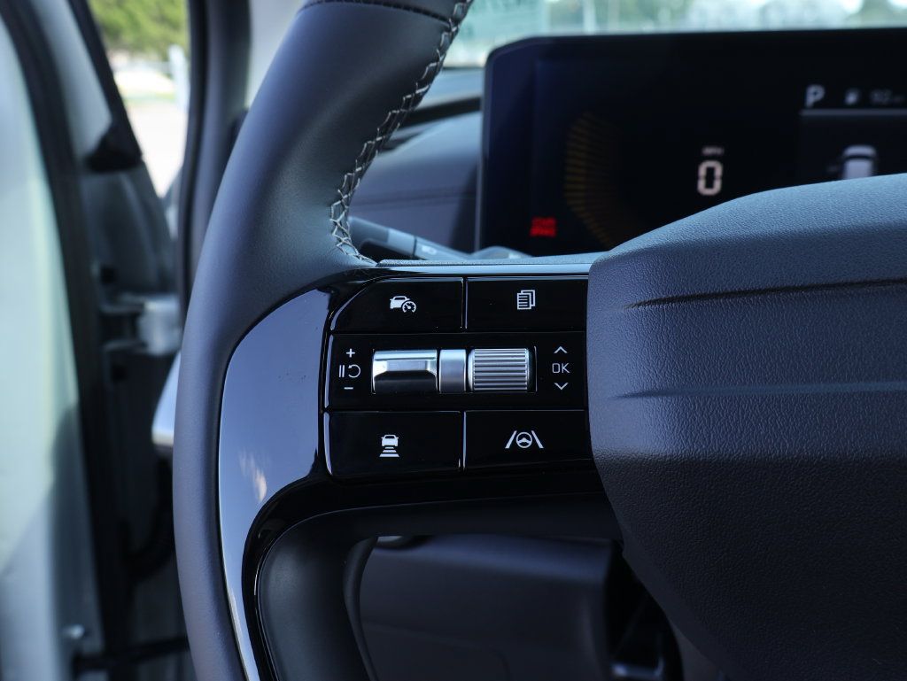 New 2027 Kia Carnival EX w/ Dark Edition Package FWD image 34