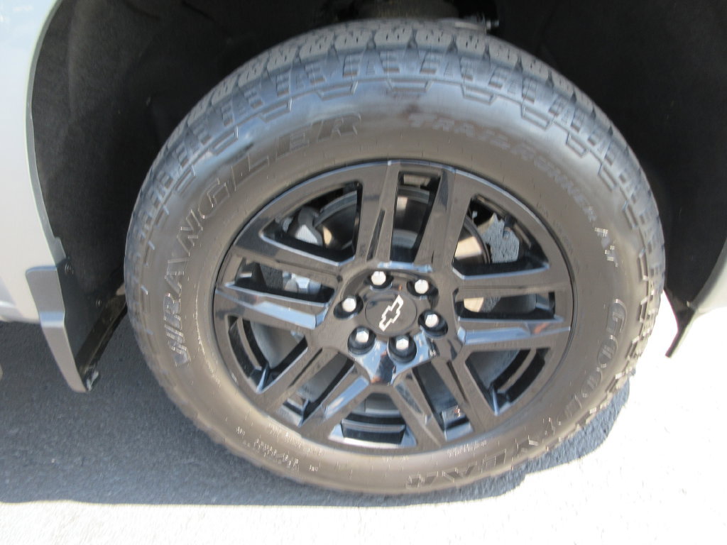 Certified 2026 Chevrolet Silverado 1500 Custom w/ Turbomax Blackout Package AWD/4WD image 9