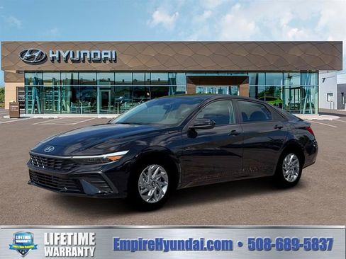New 2026 Hyundai Elantra Hybrid FWD image 2
