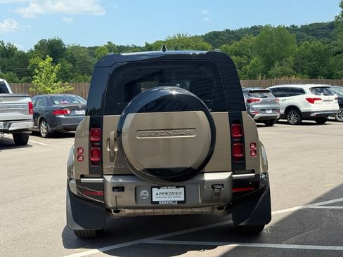 Certified 2024 Land Rover Defender 110 X-Dynamic SE AWD/4WD image 9