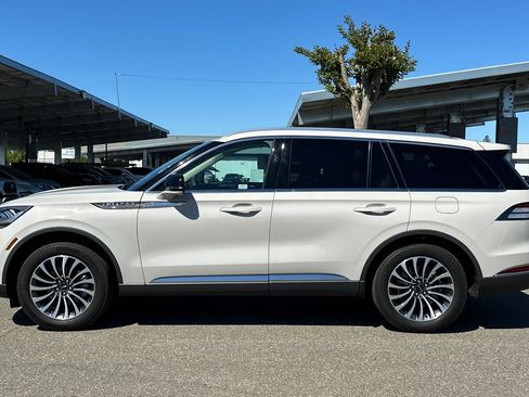 Used 2023 Lincoln Aviator Reserve w/ Elements Package Plus image 7