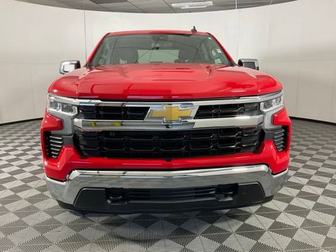 Used 2024 Chevrolet Silverado 1500 LT AWD/4WD image 2