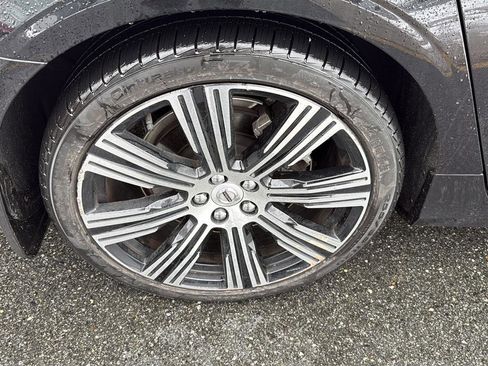 Used 2022 Volvo S90 B6 Inscription w/ Advanced Package image 12