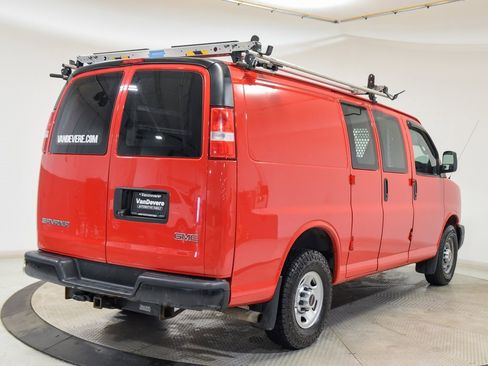 Used 2019 GMC Savana 2500 w/ Driver Convenience Package image 9