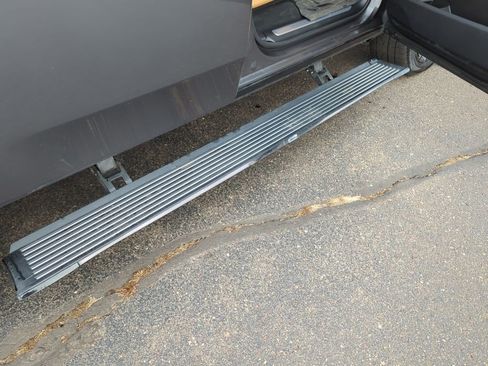 Used 2023 Jeep Grand Wagoneer Series III w/ Rear Seat Video Group 1 image 12