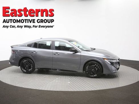 Used 2026 Nissan Sentra SR w/ Floor Mat Package FWD image 44