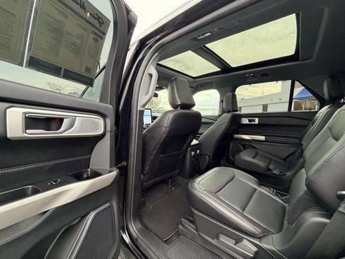 Certified 2022 Ford Explorer Limited w/ Limited Technology Package image 28