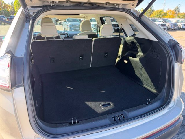 Used 2018 Ford Edge Titanium w/ Equipment Group 302A AWD/4WD image 23