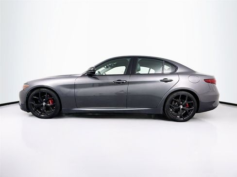 Used 2020 Alfa Romeo Giulia w/ Nero Edizione RWD image 14