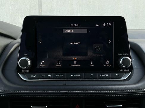 Used 2025 Nissan Rogue SV image 29