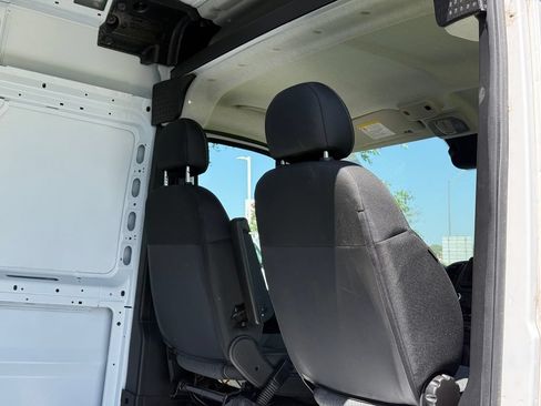 Used 2025 RAM ProMaster 2500 w/ U-Haul Equipment Group FWD image 18