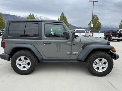 Used 2020 Jeep Wrangler Sport AWD/4WD image 2