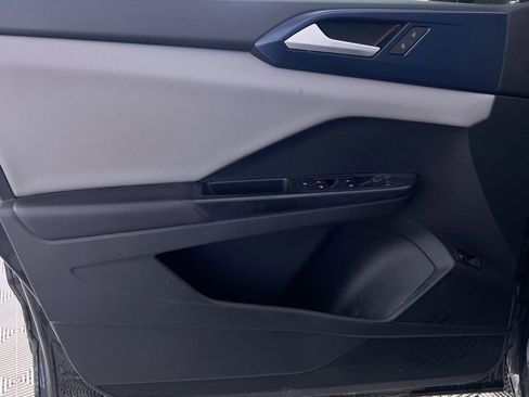 Used 2023 Volkswagen Taos SE image 27