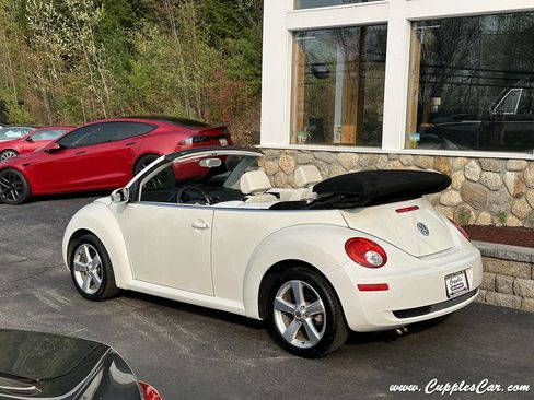 Used 2007 Volkswagen Beetle Triple White Edition FWD image 3