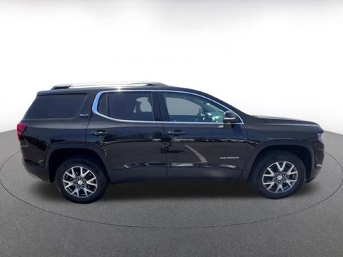 Used 2023 GMC Acadia SLT FWD image 16