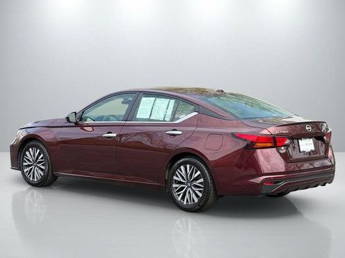 Used 2024 Nissan Altima 2.5 SV FWD image 5