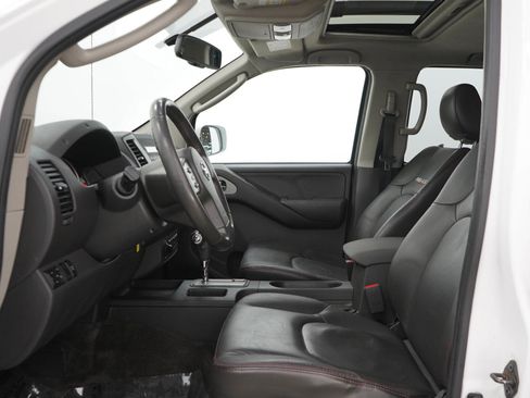Used 2011 Nissan Frontier PRO-4X w/ Pro-4x Luxury Pkg AWD/4WD image 23