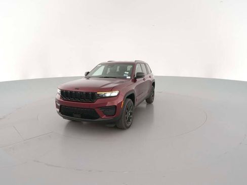 New 2025 Jeep Grand Cherokee Altitude image 3