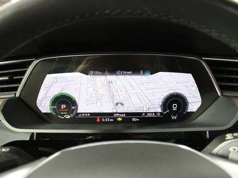 Used 2022 Audi e-tron Prestige w/ Prestige Package image 7