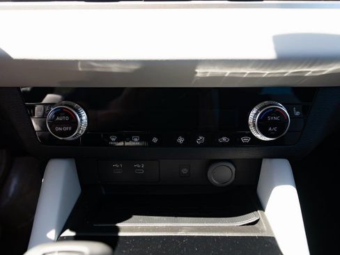 New 2025 Mitsubishi Outlander SEL AWD/4WD image 16