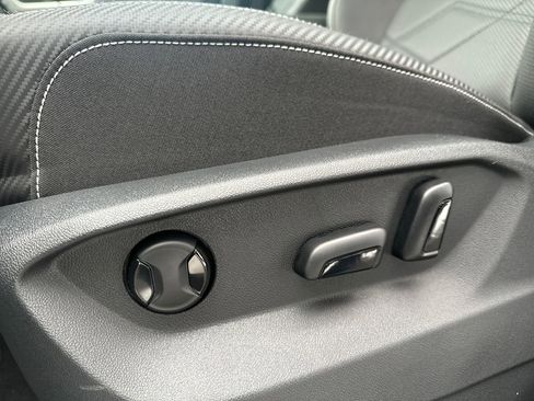 New 2026 Volkswagen Atlas Cross Sport SE image 4