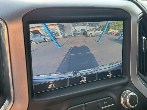 Used 2021 GMC Sierra 1500 SLT w/ SLT Premium Package AWD/4WD image 17