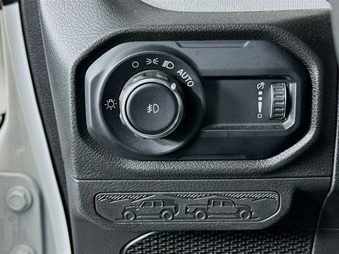 Used 2025 Jeep Wrangler Unlimited Sport AWD/4WD image 16