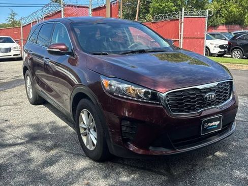 Used 2019 Kia Sorento FWD V6 image 3