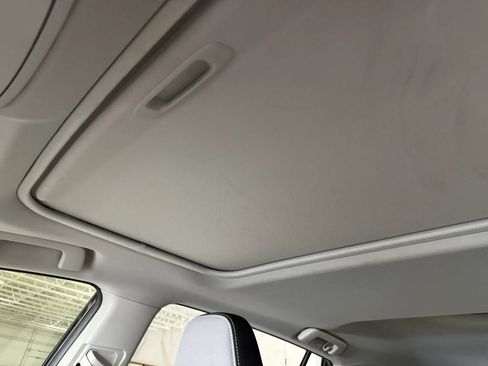 Used 2018 Toyota RAV4 XLE AWD/4WD image 39