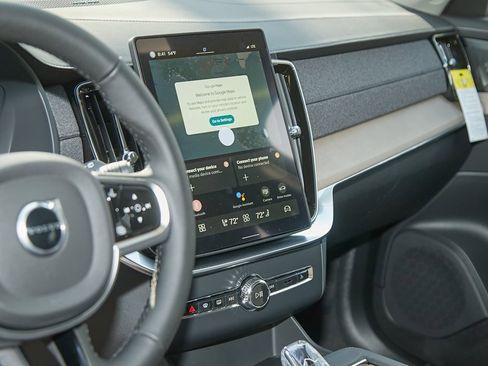 New 2025 Volvo XC90 T8 Plus w/ Protection Package Premier image 13