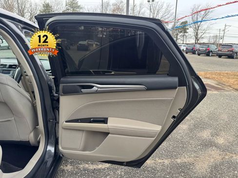 Used 2017 Ford Fusion SE image 20